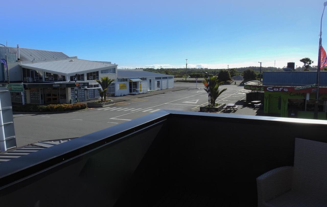 The Loft Apartments Westport Exterior foto
